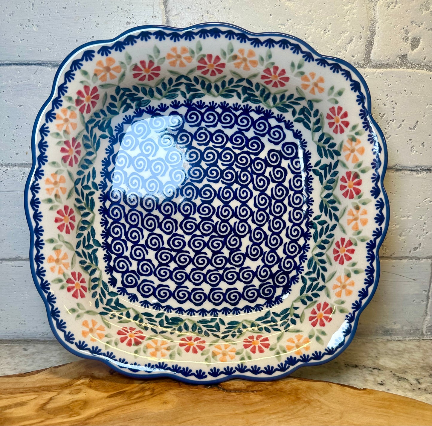 Manufaktura, Pinwheels, Medium Square Serving Dish 9"