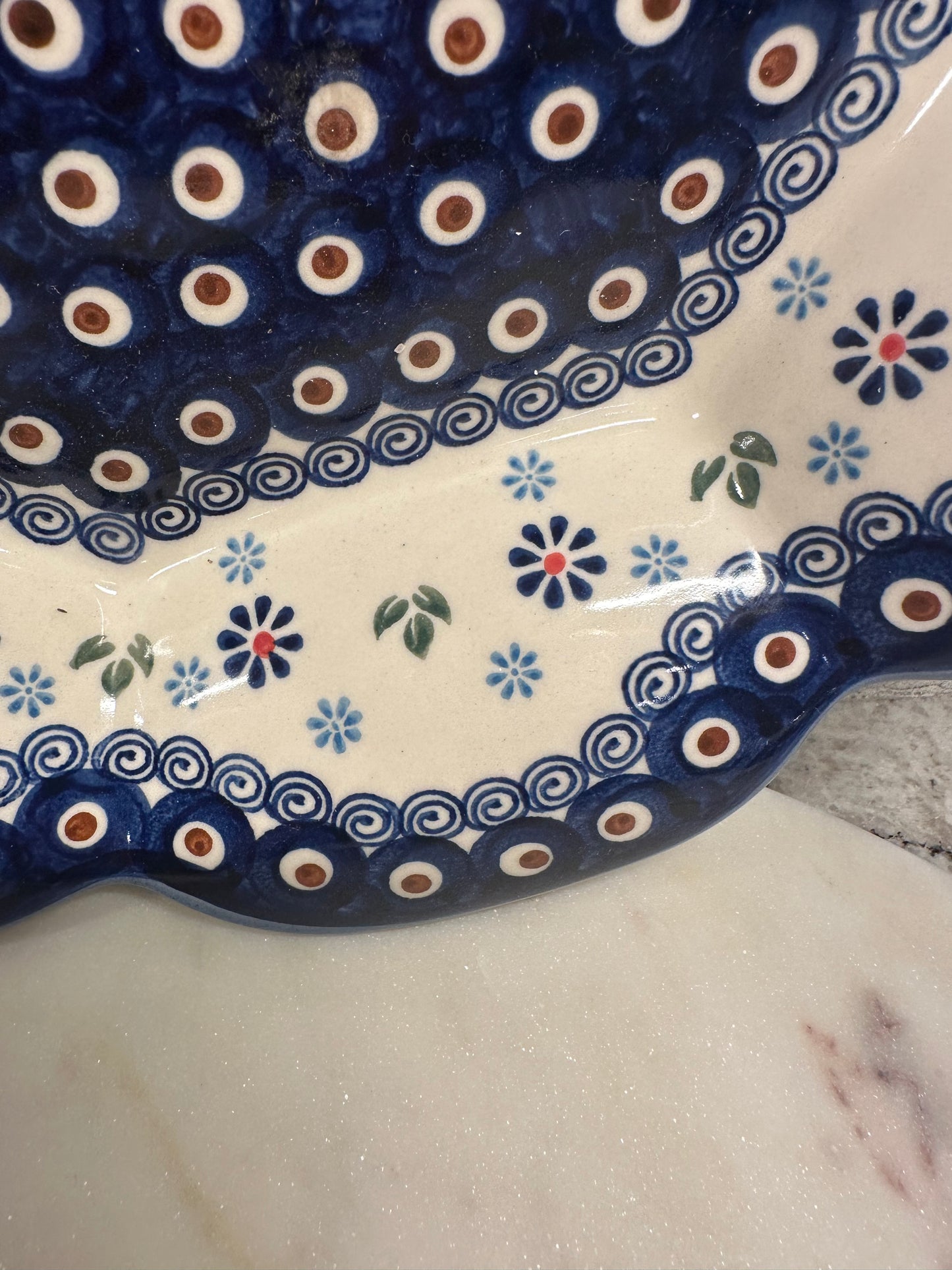 Wiza Polish Pottery, Scalloped 13" Baker/Serving Bowl, Preowned
