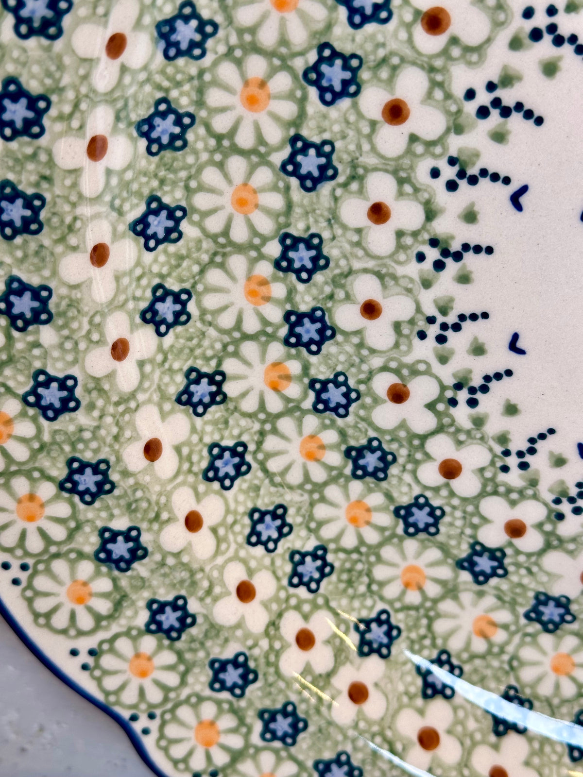 Manufaktura, Daisy Jane,  Scalloped Platter.  13.5"
