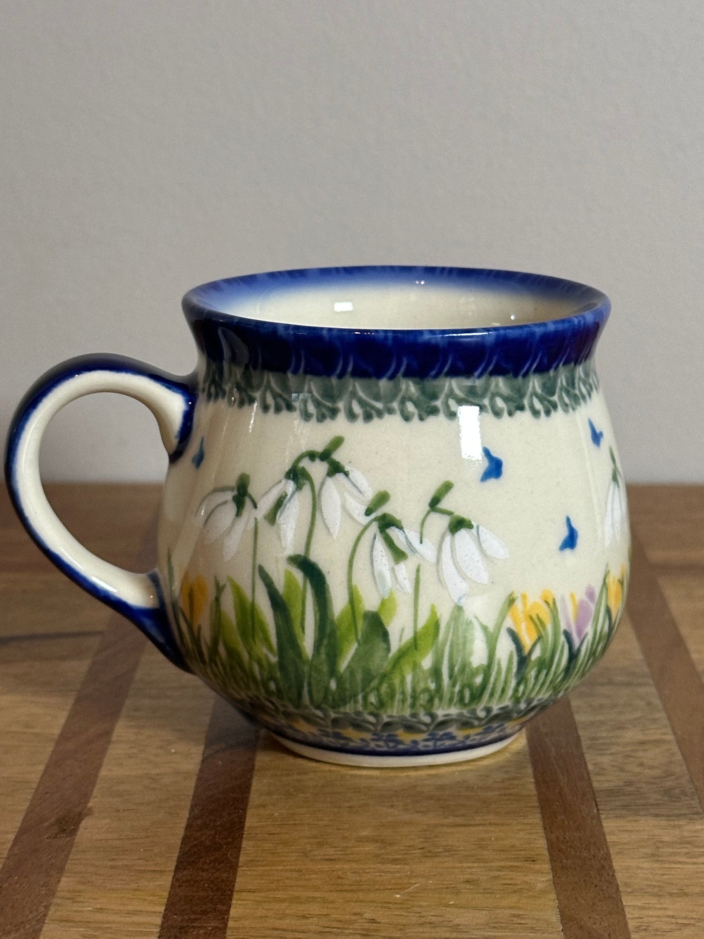 Kalich, Unikat Art Level 2, Snowdrop Flower and Butterflies, Bubble Mug
