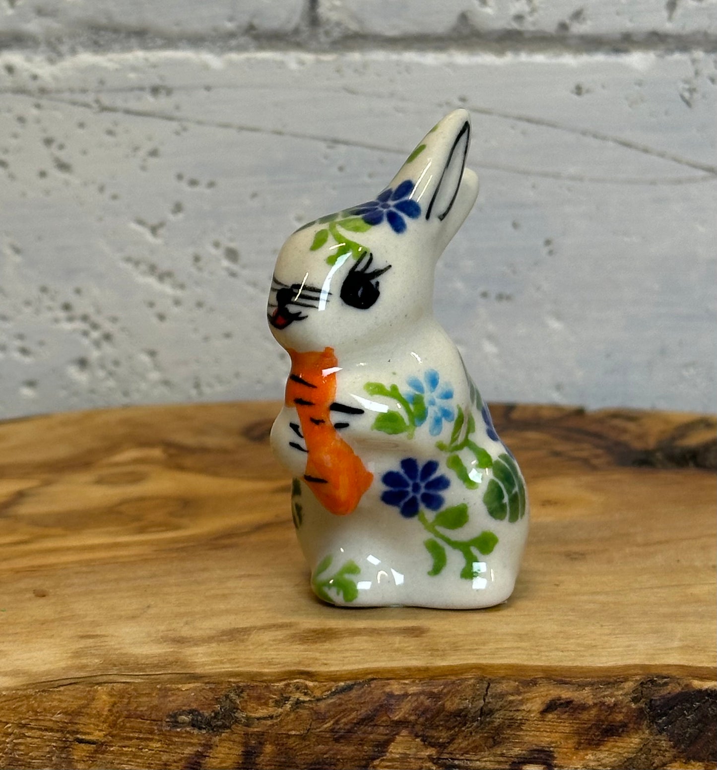 Kalich, Blues and Red, Mini Bunny with Carrot, 2.5"