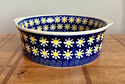 Preowned- Manufaktura Daisy 10" Round Handled Baker/Serving Dish